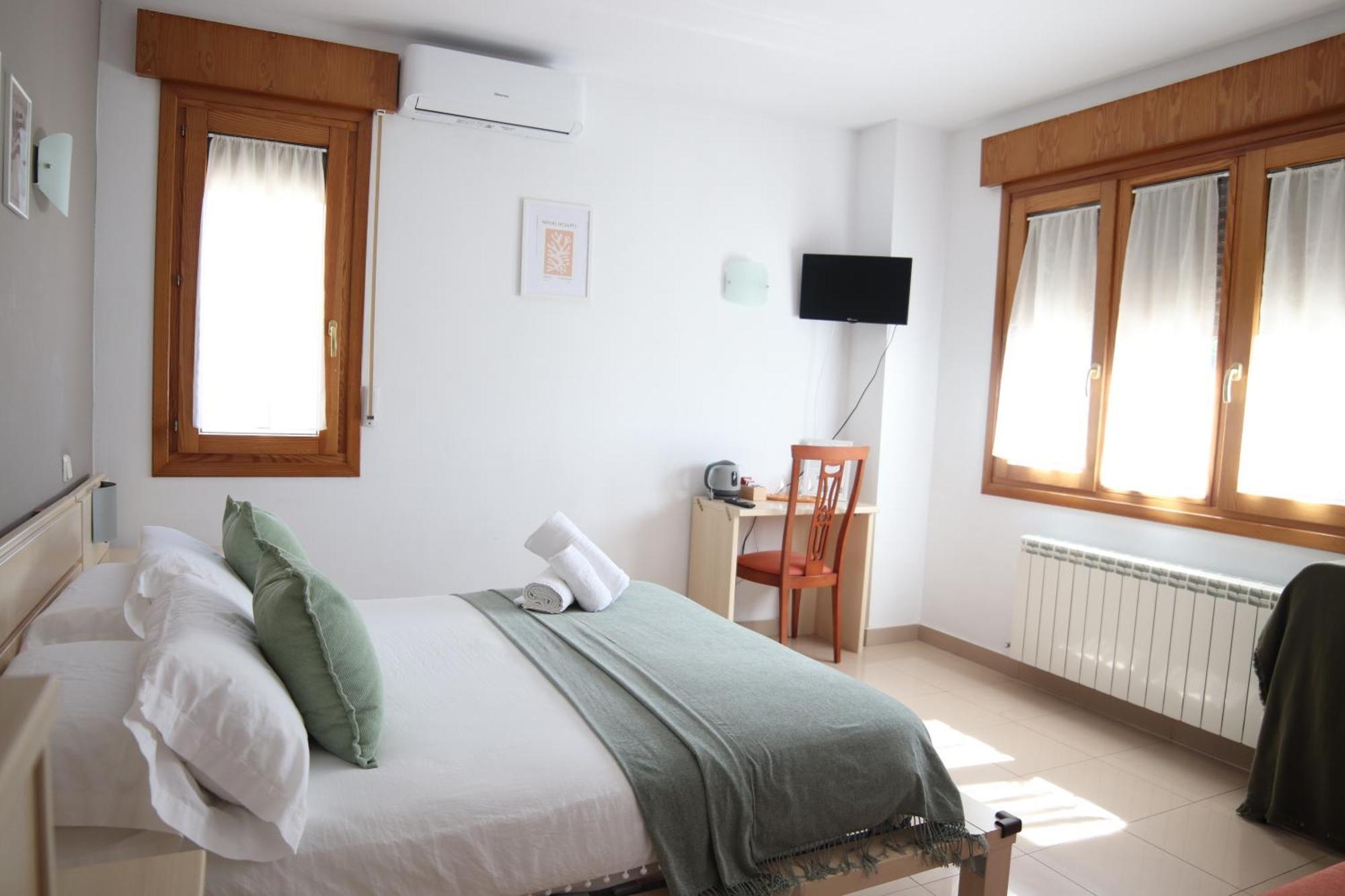 Hostal-Casa Rural Rosa-Nonna Сигуэнса Номер фото