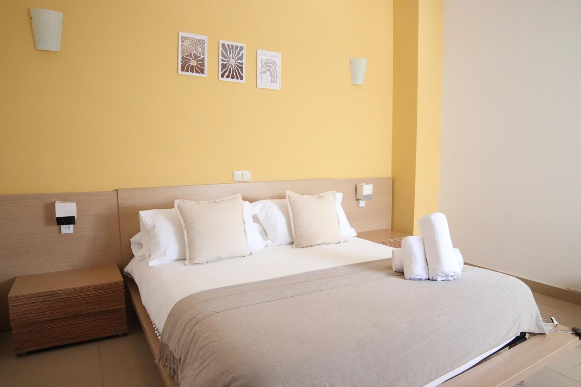 Hostal-Casa Rural Rosa-Nonna Сигуэнса Экстерьер фото